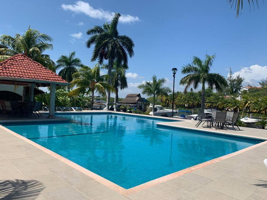 Chic Lagoon Front Villa By Casa Paraiso Cancun Bagian luar foto