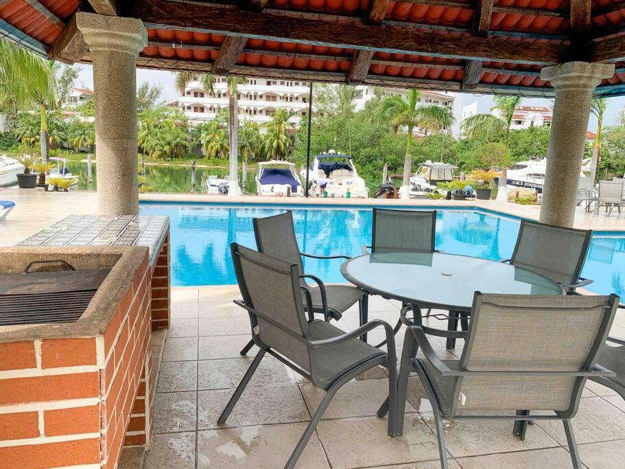 Chic Lagoon Front Villa By Casa Paraiso Cancun Bagian luar foto