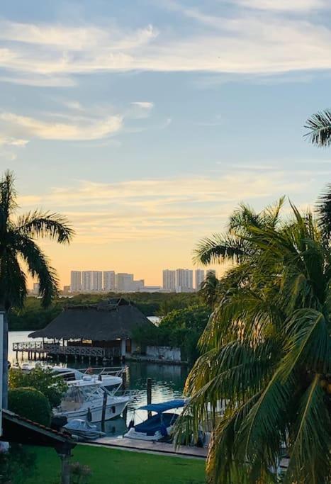 Chic Lagoon Front Villa By Casa Paraiso Cancun Bagian luar foto