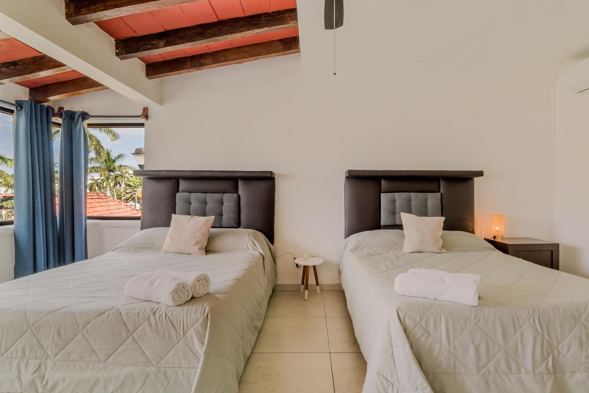 Chic Lagoon Front Villa By Casa Paraiso Cancun Bagian luar foto