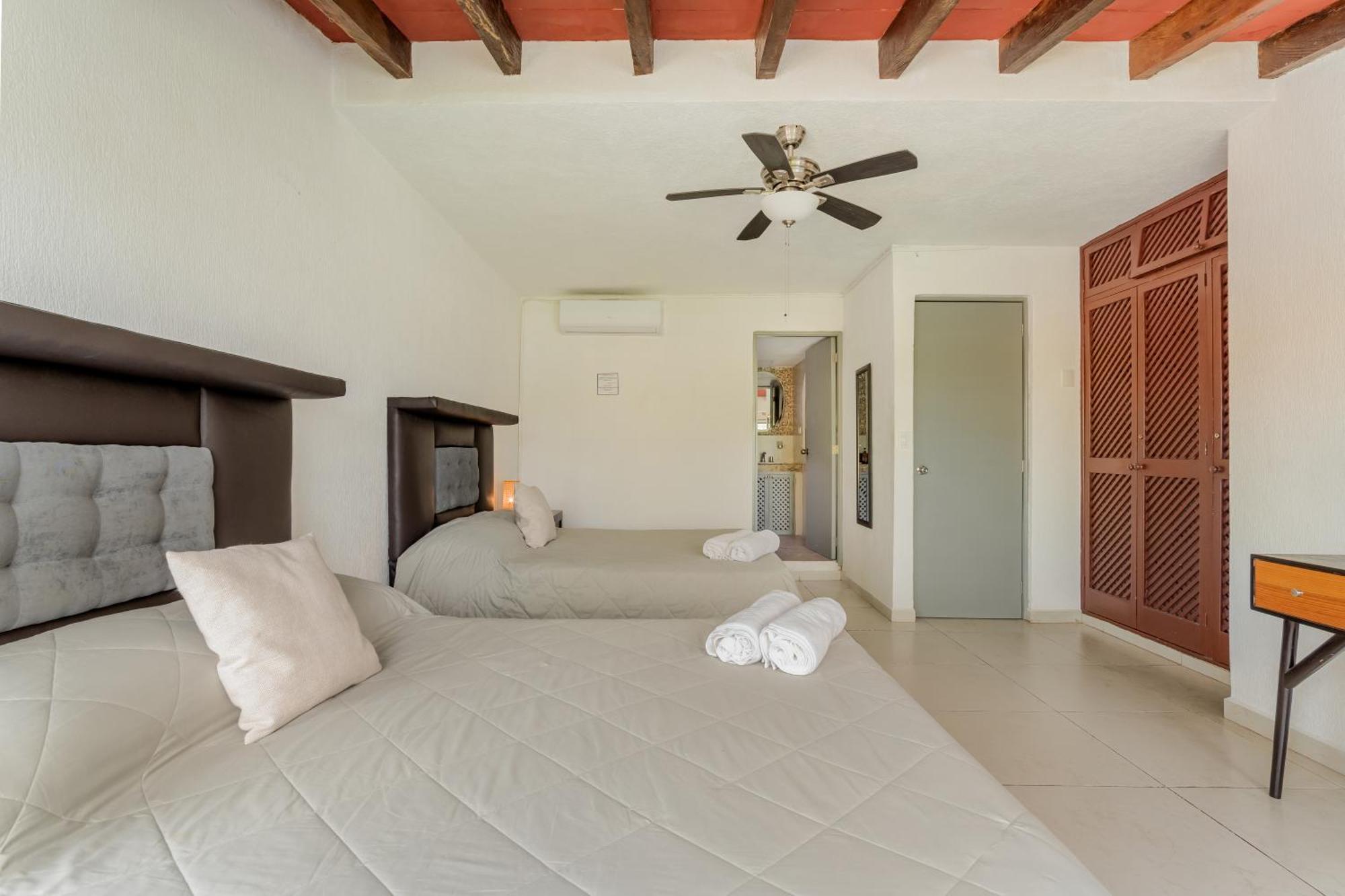 Chic Lagoon Front Villa By Casa Paraiso Cancun Bagian luar foto