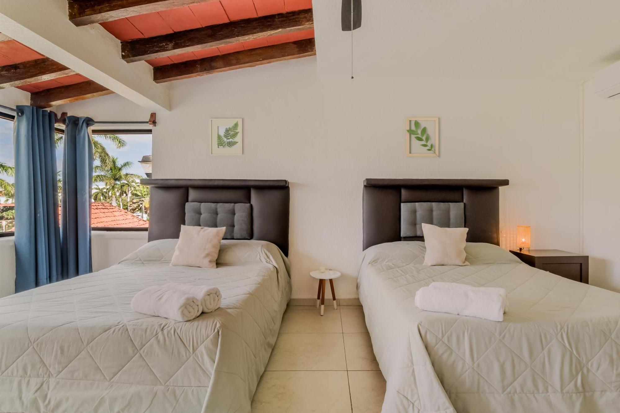 Chic Lagoon Front Villa By Casa Paraiso Cancun Bagian luar foto